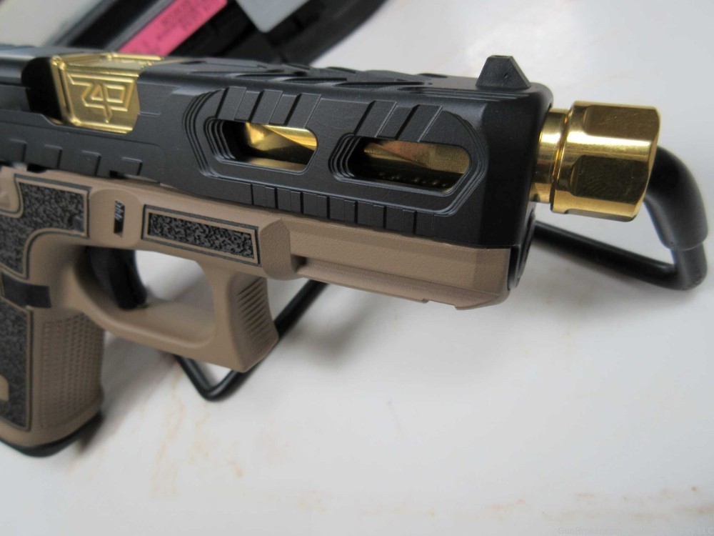 Shark Coast Tactical Glock 19 GEN5 MOS 3-15rd mags Kicker 2-tone threaded-img-6