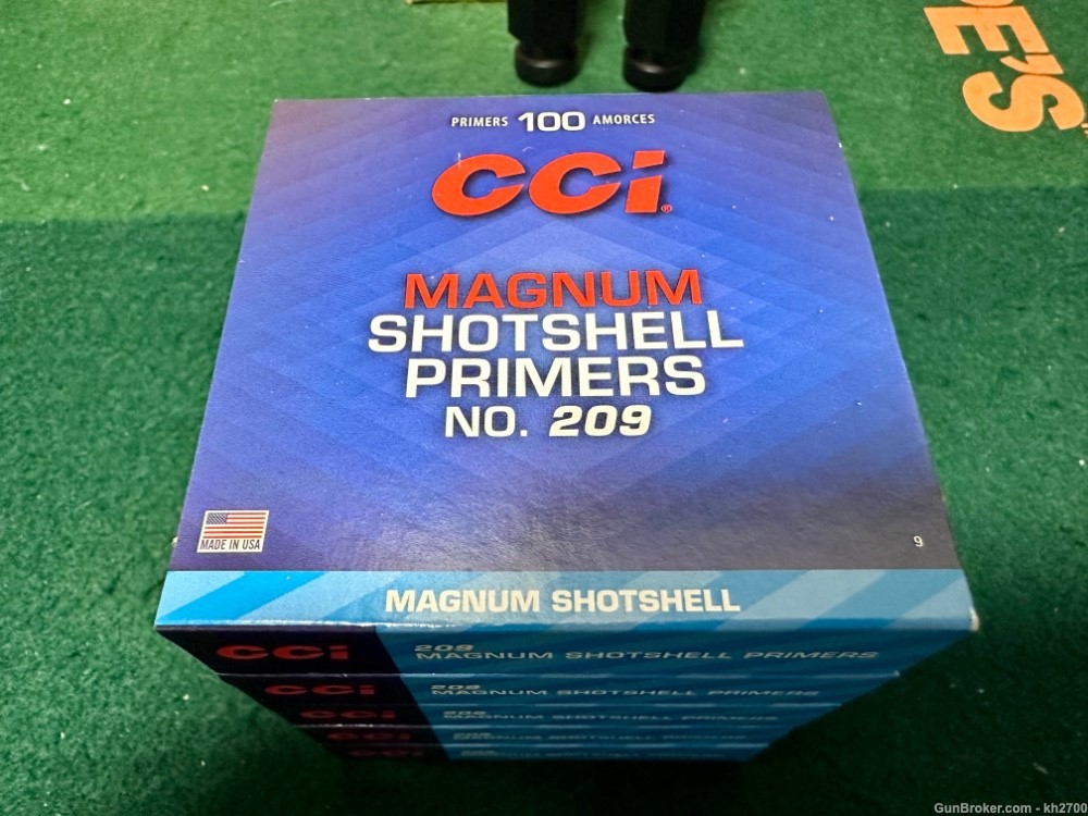 500 209M CCI 209 Magnum Shotshell Primers, 10 Ga, 12 ga 3.5" -img-1