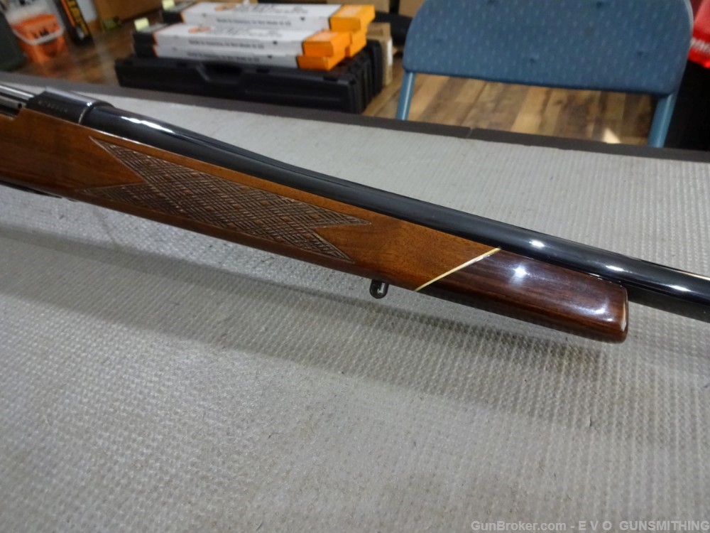Weatherby MKV Deluxe  .300 WBY mag  26 Inch Barrel  Mark V Weatherby -img-8