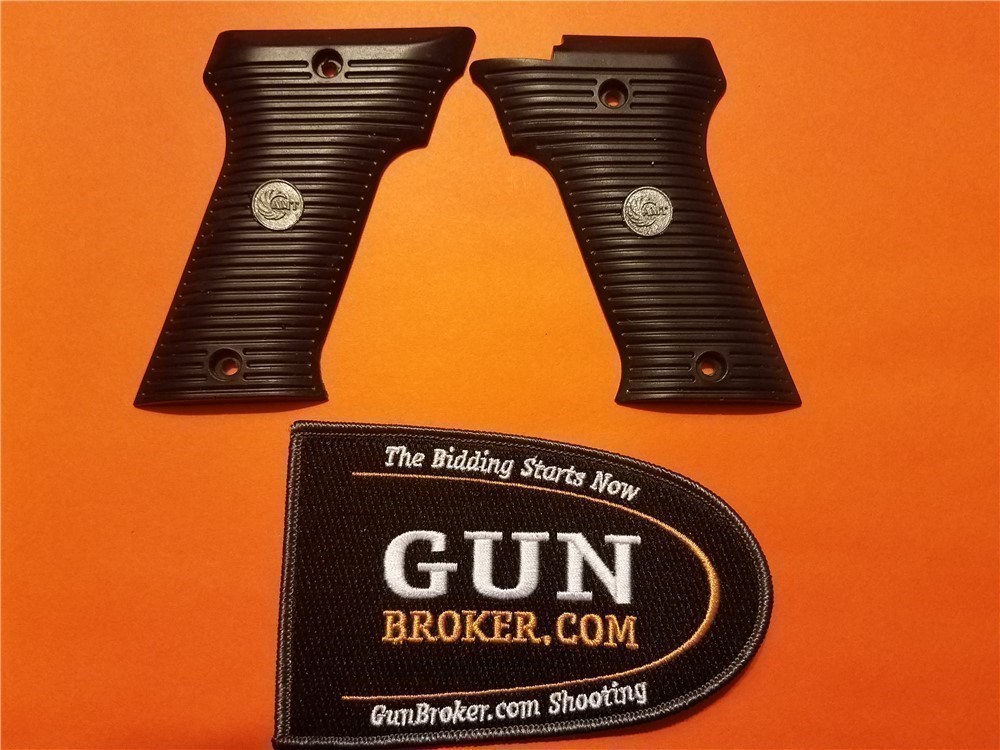 AMT/iAi Automag II grips with medallions-img-1