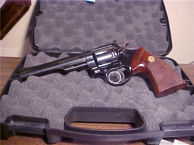 COLT 25-20 REVOLVER. RARE. ONE OF A KIND. YOU WOULDN'T FIND ANOTHER ONE!