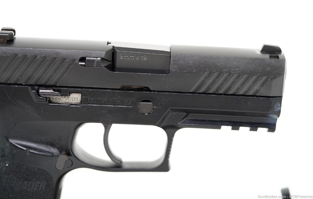 Sig Sauer P320 9mm with factory box and 3 mags -img-3