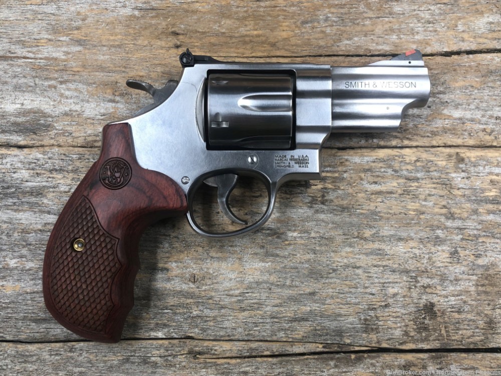 Smith & Wesson 629 Deluxe 44 Magnum 150715-img-1