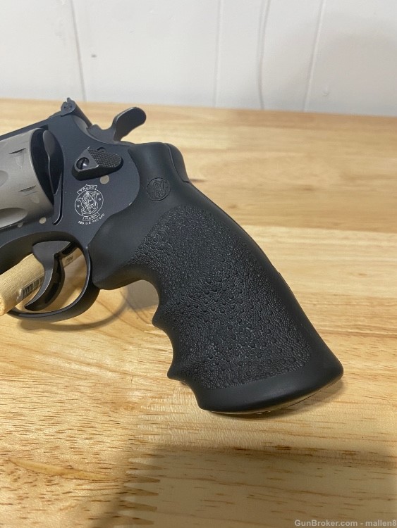 Smith & Wesson 327PD .357 mag Scandium Revolver 4”-img-2