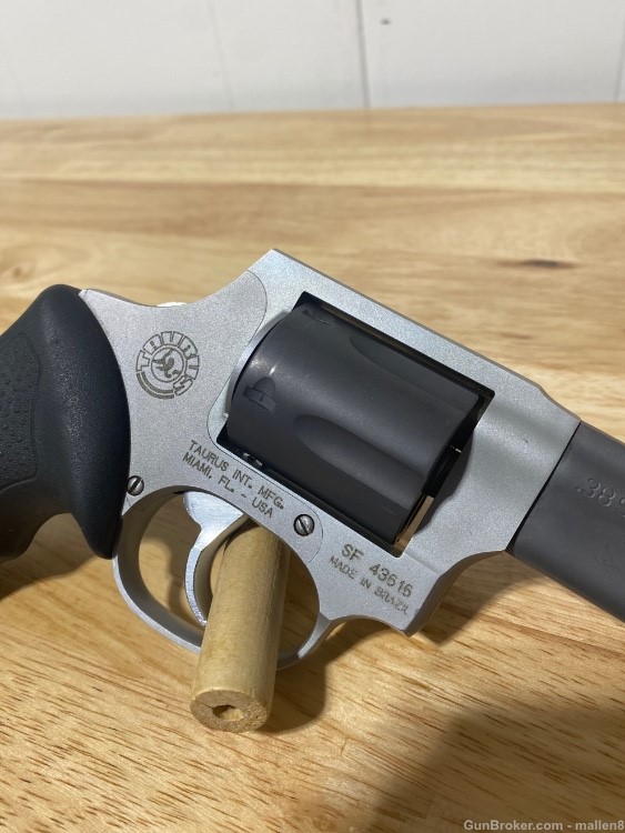 Taurus 85 Ultra Lite Titanium 38 special Revolver 2”-img-2