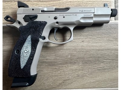 Genuine Stingray Skin Grips with Diamonds for CZ 75 9mm Pistol GRIPS ONLY