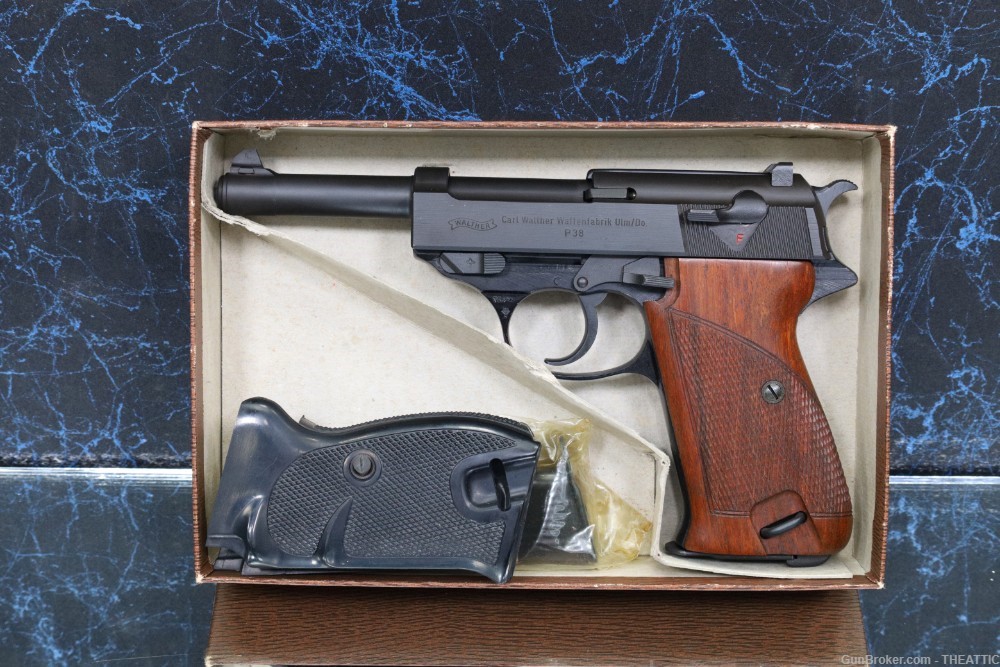 WALTHER P38 9MM W/BOX, MANUAL, TWO MAGS, EXTRA GRIPS, 1975, NEAR MINT!-img-73