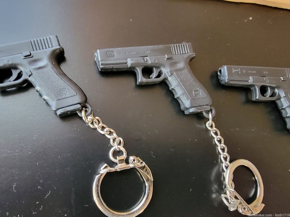 Glock Collectibles Rare Vintage Keychains, pins Etc.-img-8