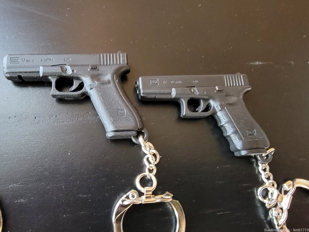 Glock Collectibles Rare Vintage Keychains, pins Etc.-img-2