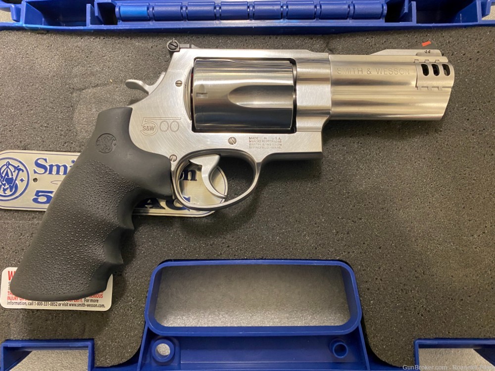 Smith and Wesson 500 Revolver with Case-img-1