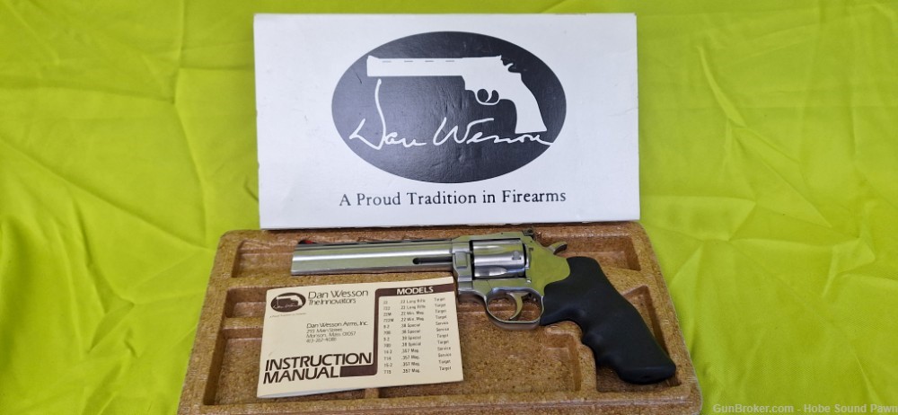 DAN WESSON .357MAG IN THE BOX-img-0