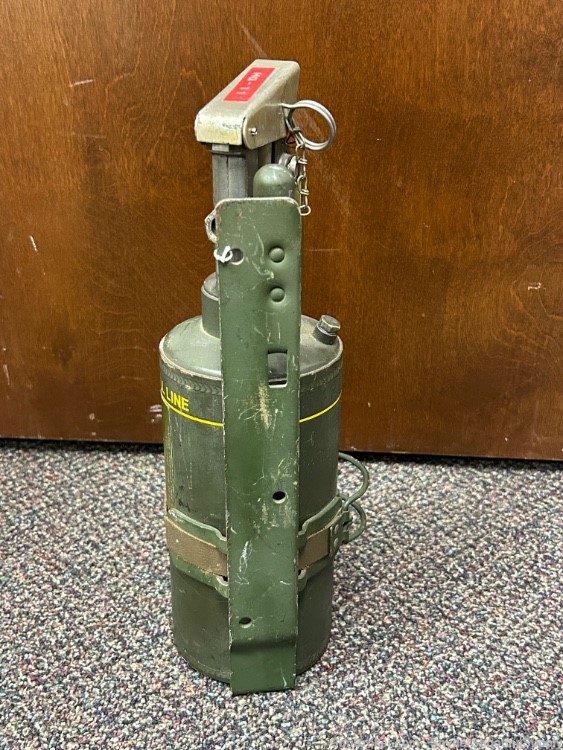 U.S. Army Decontaminating Apparatus - 1982/83 - Unused-img-6