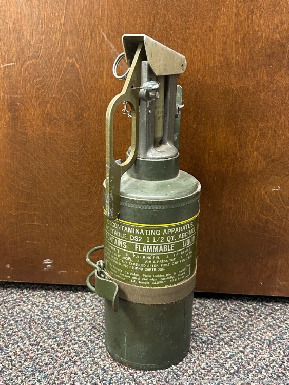 U.S. Army Decontaminating Apparatus - 1982/83 - Unused-img-0