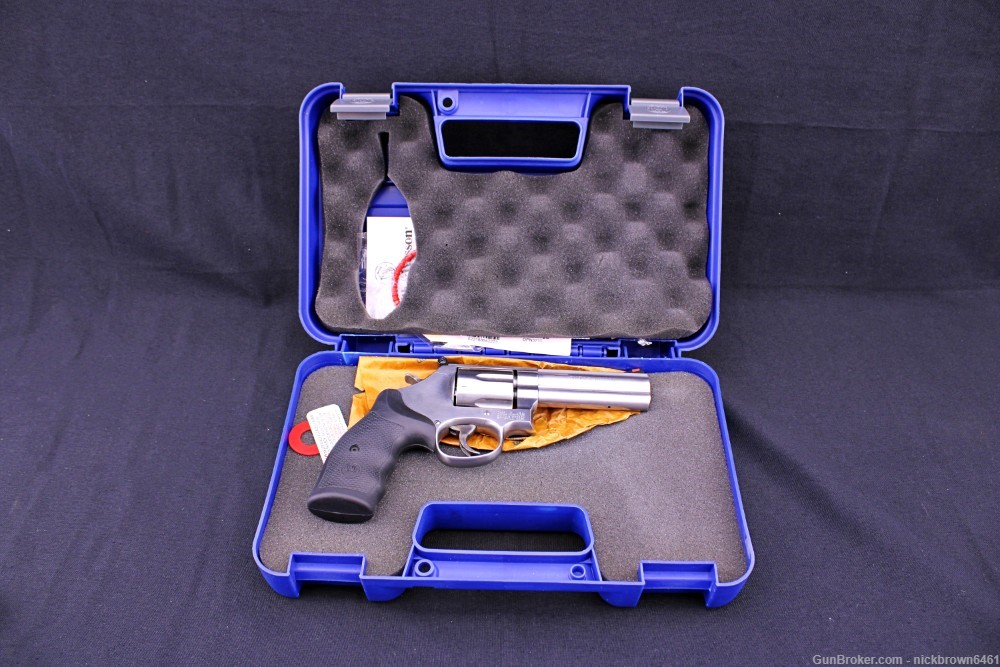 SMITH & WESSON 686 357 MAGNUM 4" BBL 6 SHOT FACTORY HARD CASE S&W M686-6-img-1