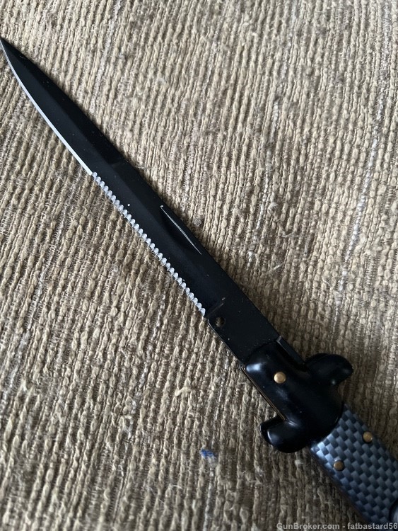 Switchblade with serrated blade -img-7