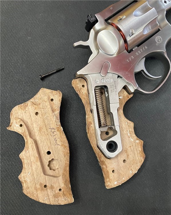Rattlesnake Skin Grips for Ruger GP100 .357 Magnum Revolver GRIPS ONLY-img-2