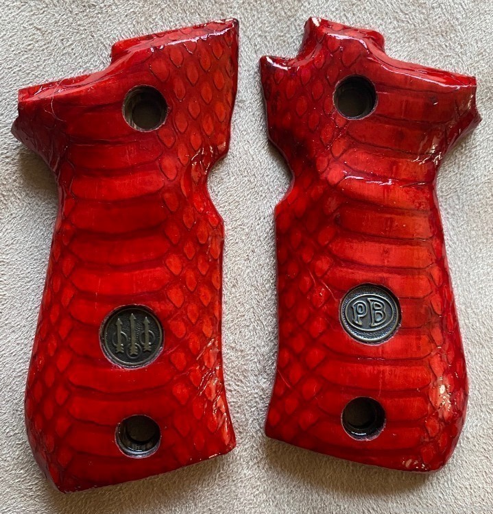 Red Sea Snake Skin Grips w/Medallions for Beretta 84 and 81 GRIPS ONLY-img-2