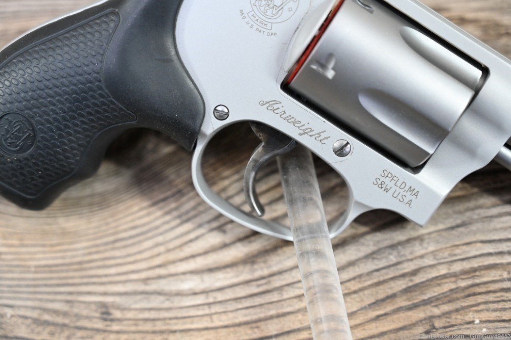 Smith and Wesson Model 642-1 38 Special revolver-img-19