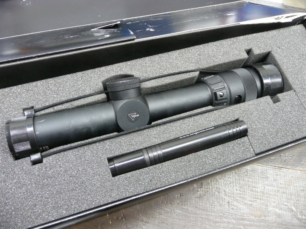 Trijicon AccuPoint 1-4x24 Rifle Scope, TR24 Amber Triangle 30mm Tube-img-3
