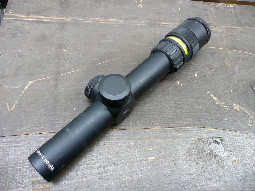 Trijicon AccuPoint 1-4x24 Rifle Scope, TR24 Amber Triangle 30mm Tube-img-0