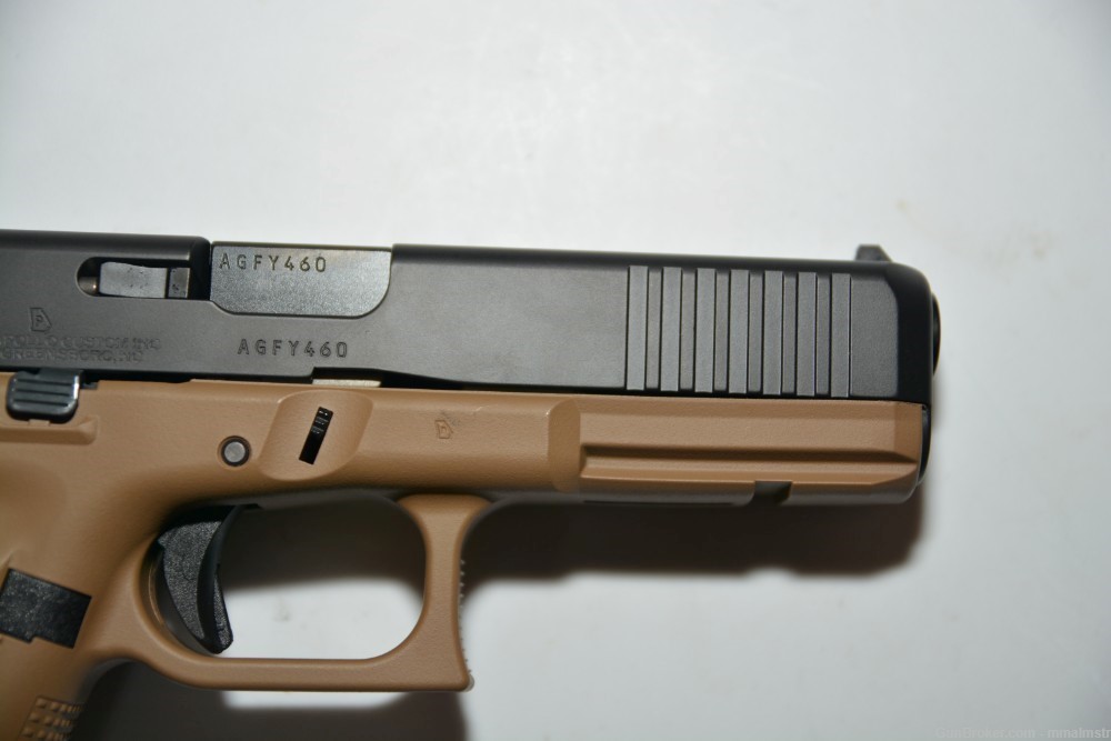 Glock 17 G17 Gen 5 9 mm 2 tone FDE-img-4