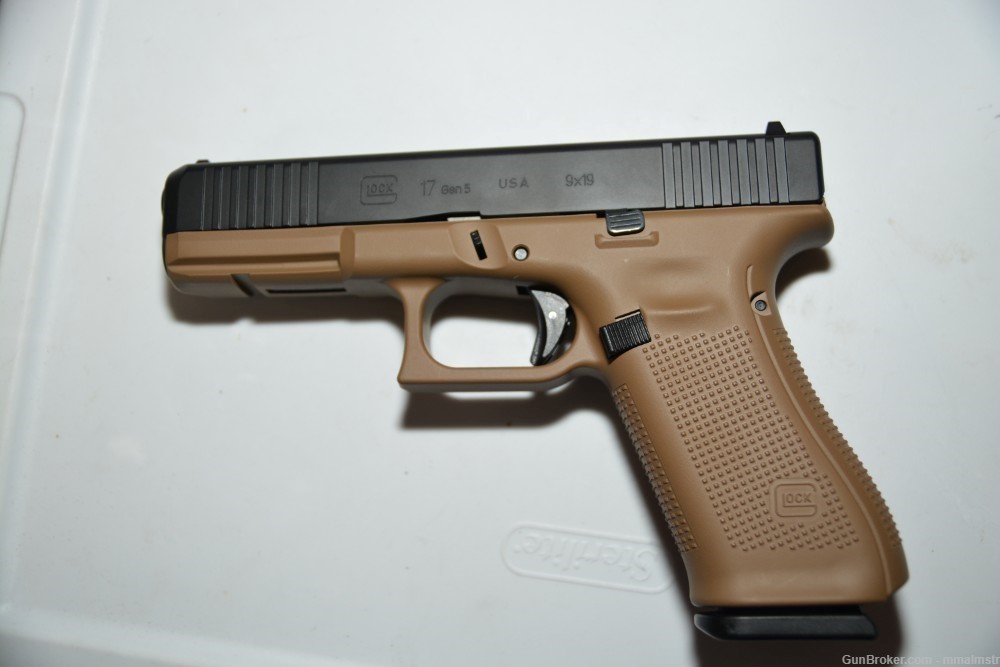 Glock 17 G17 Gen 5 9 mm 2 tone FDE-img-9