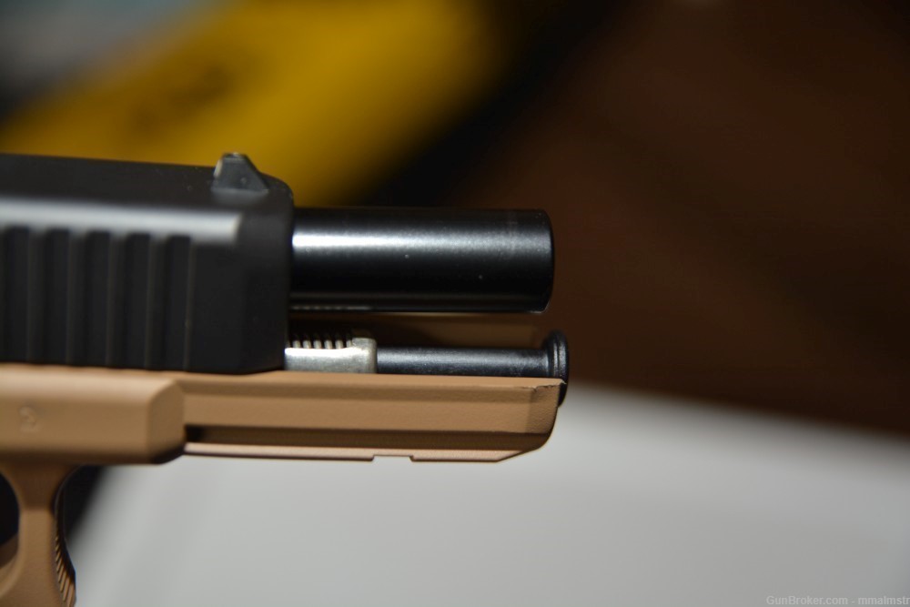 Glock 17 G17 Gen 5 9 mm 2 tone FDE-img-8