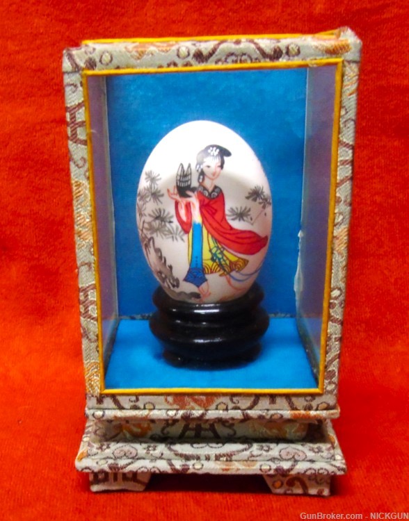 Antique Chinese hand painted Egg of “Chang-O.”-img-0