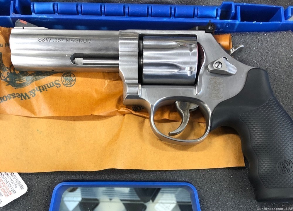 Smith & Wesson 686 Plus .357mag 4"Bbl 7-Shot-img-1