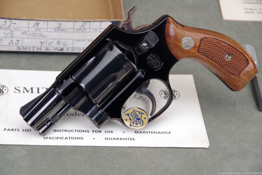 1983 Smith & Wesson 37 Airweight 38 Special 2'' Blue w Orig Box Papers 99%+-img-0