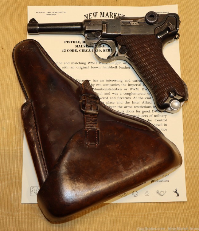 Fine WWII Mauser S/42 1939 Luger w/ Orig Holster-img-0