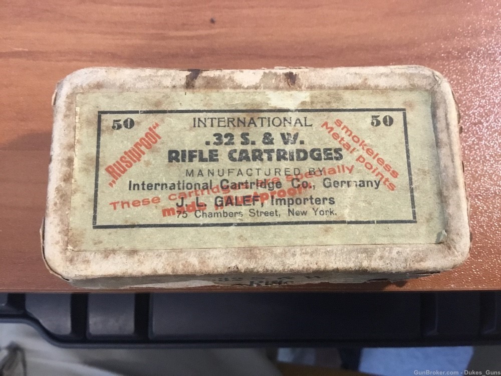 Early vintage 2 pc. Round corner box, International, 32 SW rifle cartridges-img-0