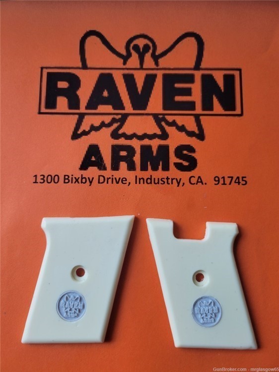 Raven / Phoenix Arms MP25, P25 Smooth Grips w/medallions (Lg Safety)-img-1