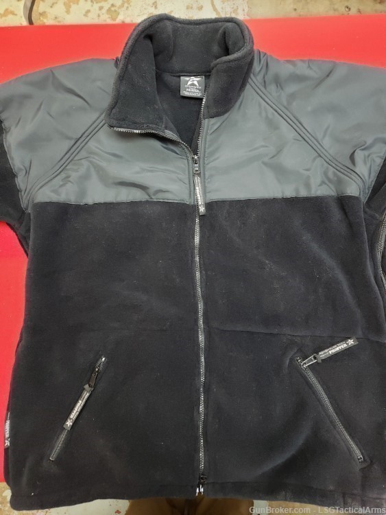 Polartec Classic 300 Cold Weather Fleece Jacket, Medium -  SHIPS FREE!-img-0