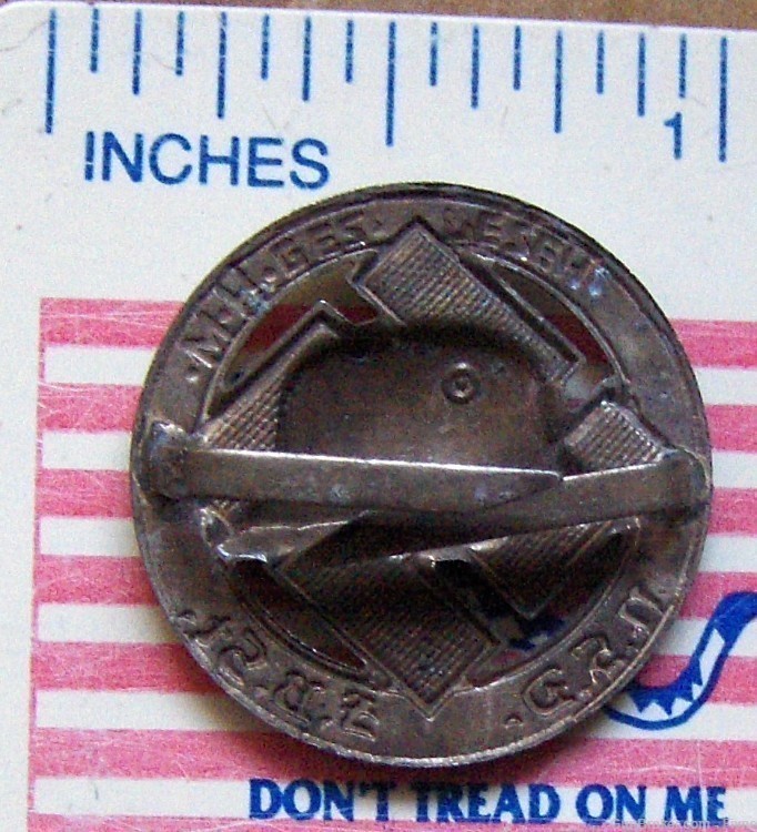  German Military Pin with swastika WWII. Third Reich era. REPRODUCTION. -img-1