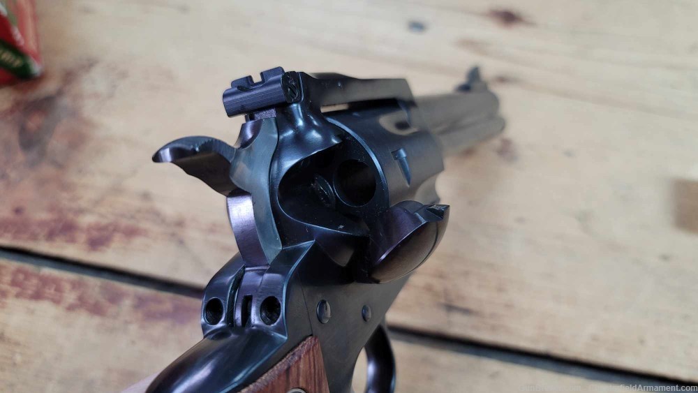 Ruger New Model Super Blackhawk .44 magnum revolver -img-17