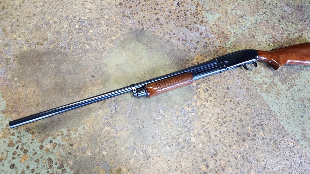 Beautiful Winchester 25 12ga Pump Shotgun 2 3/4 chamber Full choke-img-0