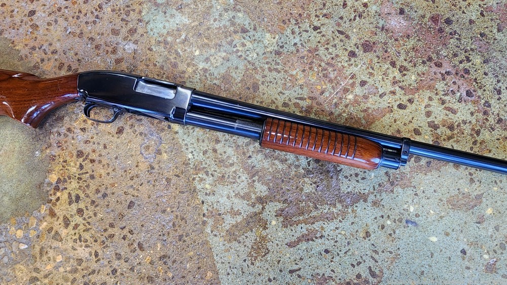 Beautiful Winchester 25 12ga Pump Shotgun 2 3/4 chamber Full choke-img-11