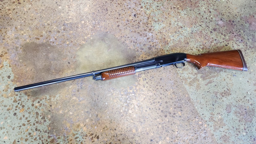 Beautiful Winchester 25 12ga Pump Shotgun 2 3/4 chamber Full choke-img-9