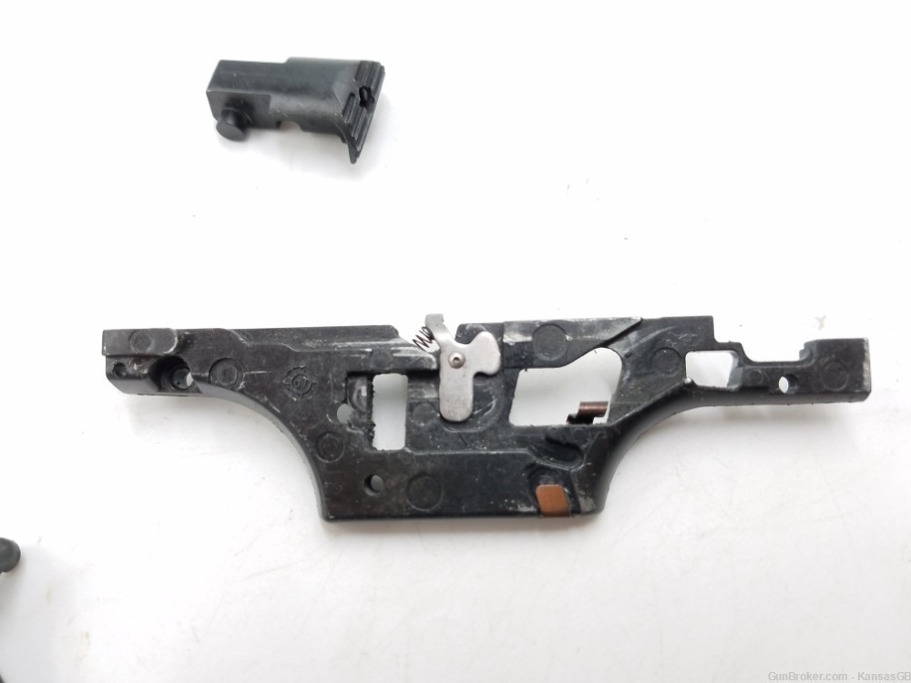 Walther SP-22M1 22LR Pistol Parts; Barrel (Threaded), Bolt, Side Plate &-img-17