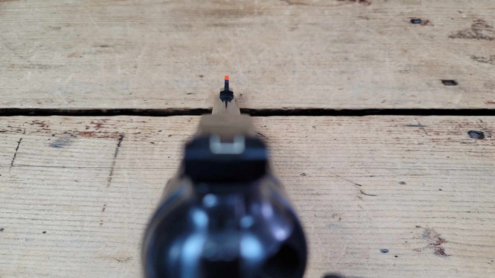 Ruger New Model Blackhawk .41 Magnum Revolver rubber grips-img-32