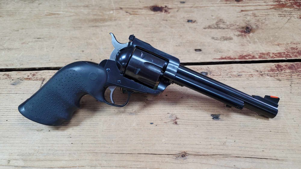 Ruger New Model Blackhawk .41 Magnum Revolver rubber grips-img-8