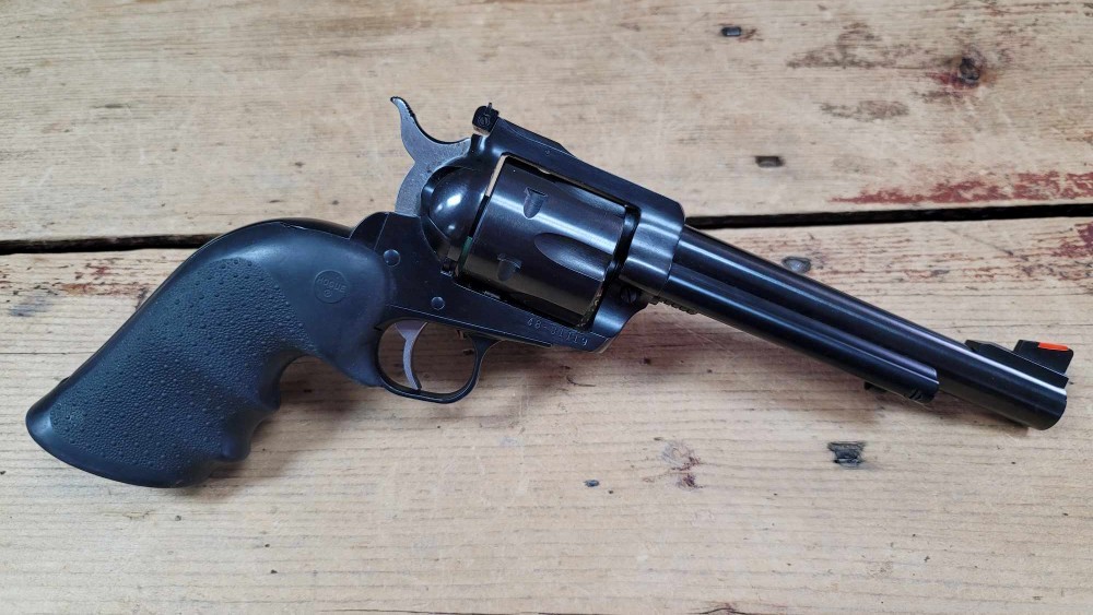 Ruger New Model Blackhawk .41 Magnum Revolver rubber grips-img-0