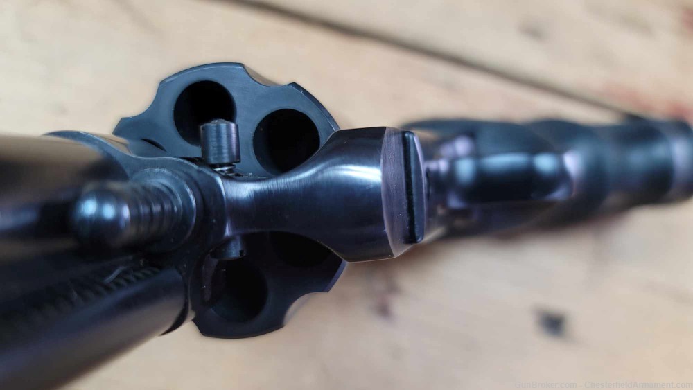 Ruger New Model Blackhawk .41 Magnum Revolver rubber grips-img-28