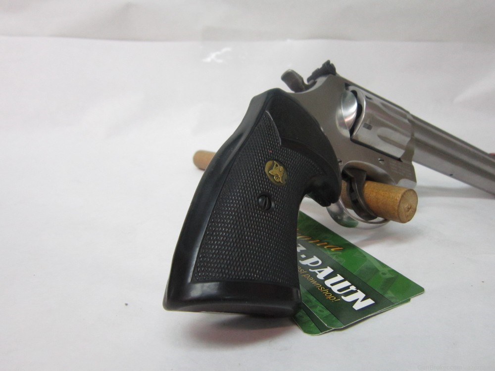 Smith & Wesson Model 686-6 Plus 7 Shot Revolver w/Pachmayr Grips-img-2