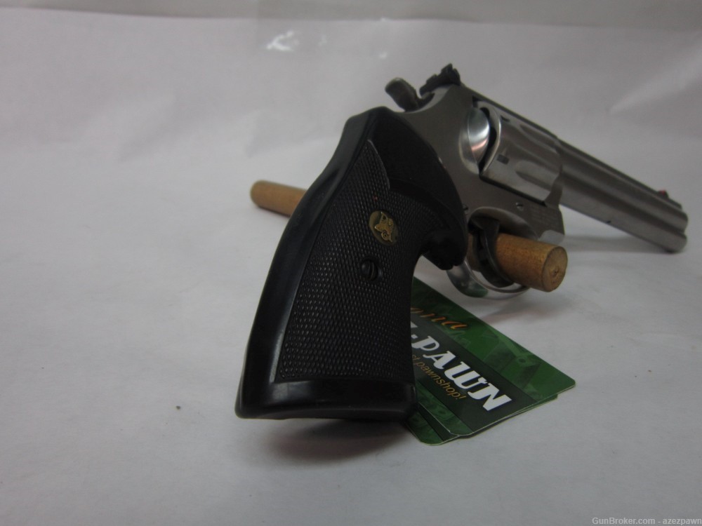 Smith & Wesson Model 686-6 Plus 7 Shot Revolver w/Pachmayr Grips-img-1