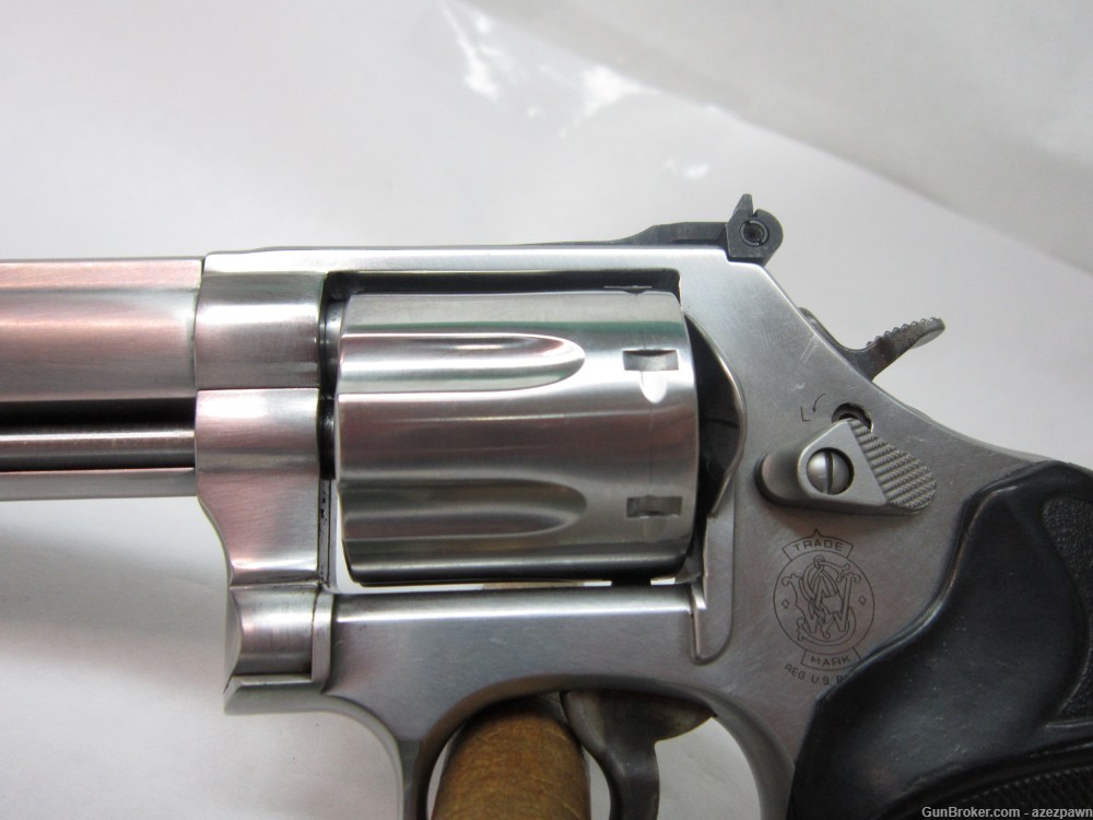 Smith & Wesson Model 686-6 Plus 7 Shot Revolver w/Pachmayr Grips-img-16
