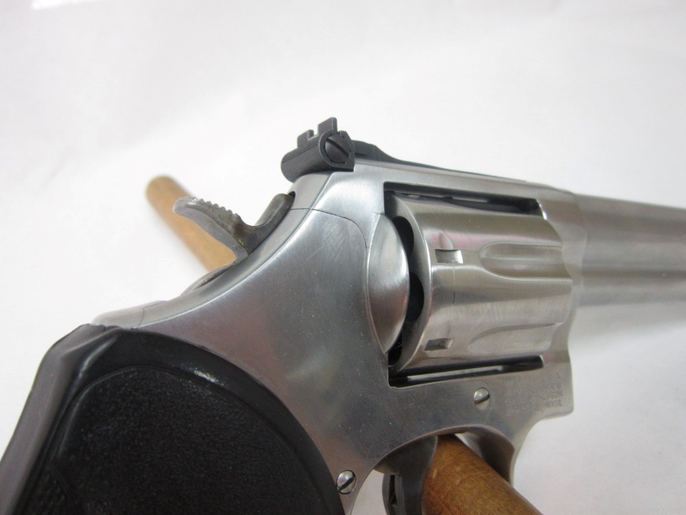 Smith & Wesson Model 686-6 Plus 7 Shot Revolver w/Pachmayr Grips-img-6