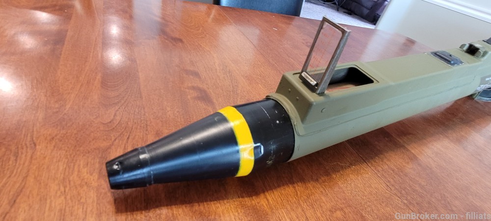 M72 LAW rocket launcher w/ rare 66mm rocket extras-img-39