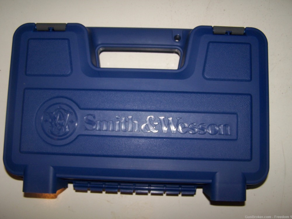 S&W Lockable Plastic Pistol Case (New)-img-0
